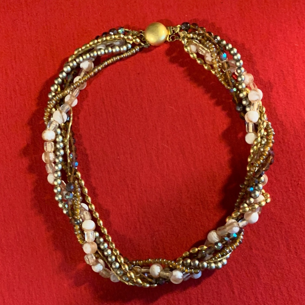 Elegant Gold and Cream Beaded Necklace - Picture 5 of 6